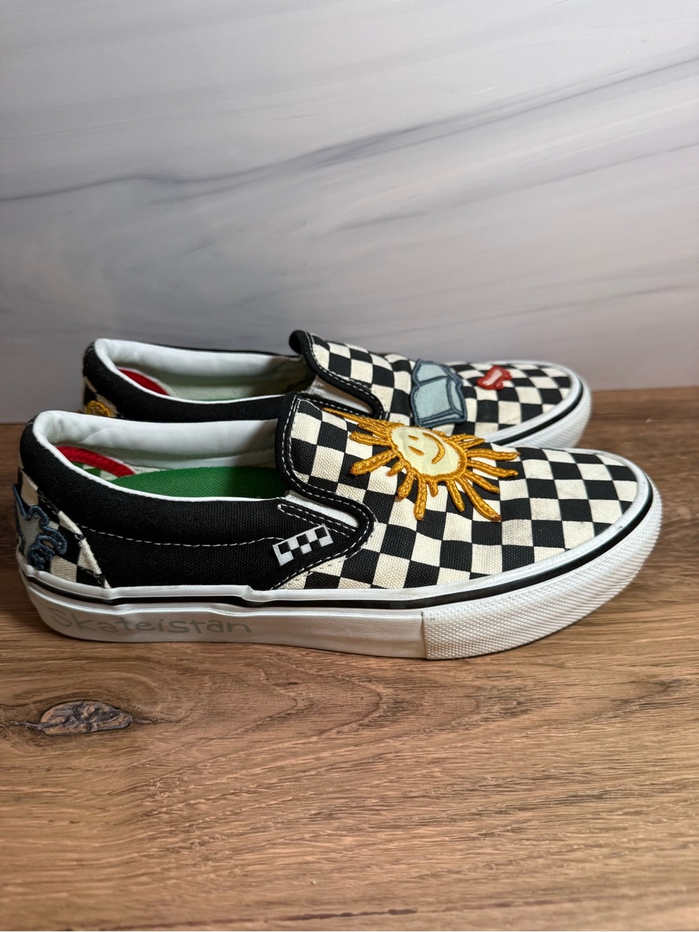 Vans Skateistan Slip Ons 6.5 Women’s 8 - Picture 2 of 7